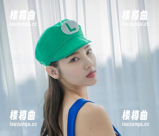这位G.su(全智秀)的白色写真集，简直像是给人上了一堂美学课，但我有点跟不上