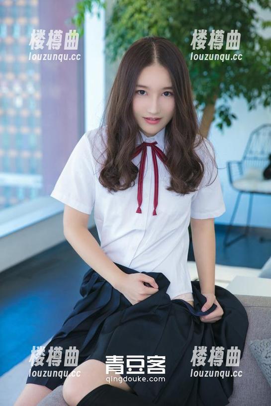 TGOD推女神 - 她也有不圣光的一面！潇同学睡衣套图大公开