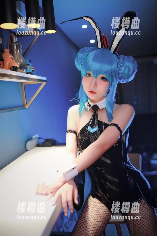 泳池水花与青春悸动，yuuhui玉汇的游泳部学妹作品强势来袭！