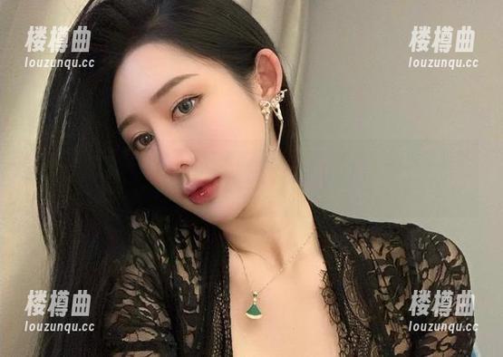 微密圈 - 不爱笑的赛琳女友的美图图集，不经意的状态竟然那么撩人……