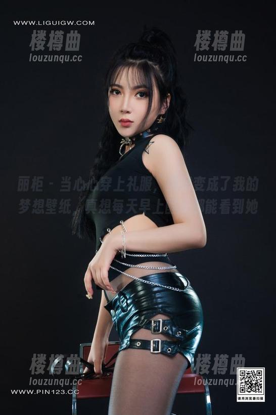 丽柜 - 当心心穿上礼服，美图变成了我的梦想壁纸，真想每天早上醒来都能看到她！