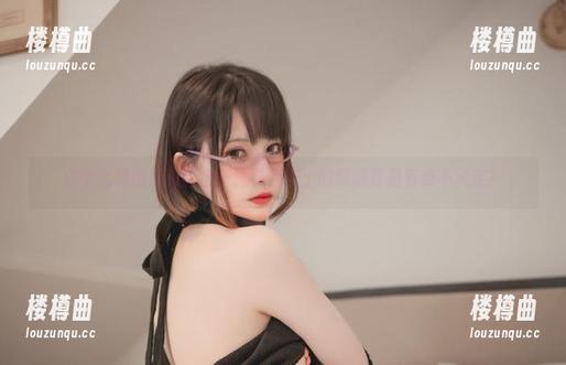 你十七鸽图集新鲜出炉：白色护士的制服真是有点不淡定？