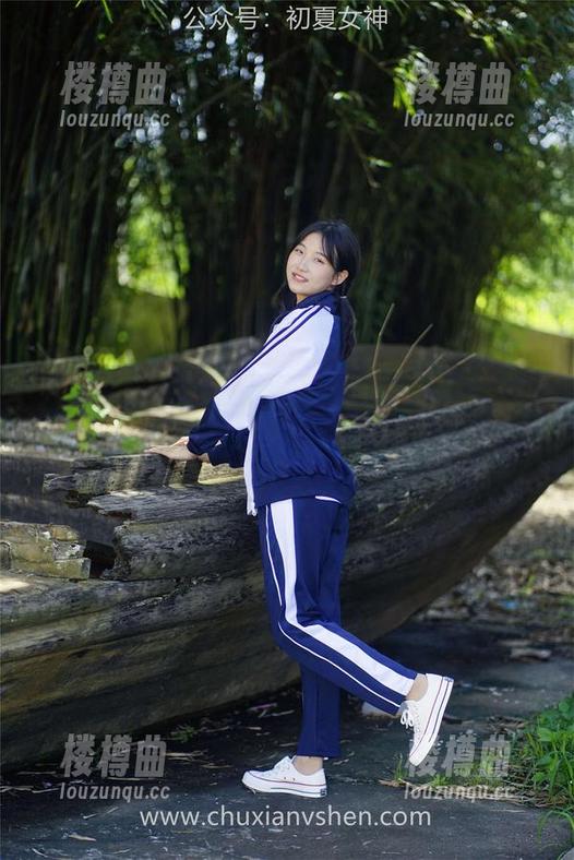 初夏女神 - 依依的泳装作品在线揭晓，让我们一起感受那种‘水’意！