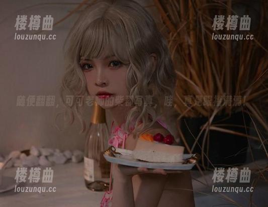 随便翻翻，可可老师的柴郡写真，哇，真是眼福满满！