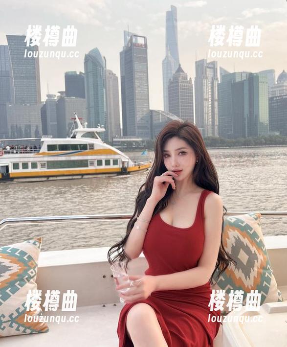 微密圈 - 美图出炉！连体衣加持的周妍希，让无圣光也能闪耀！