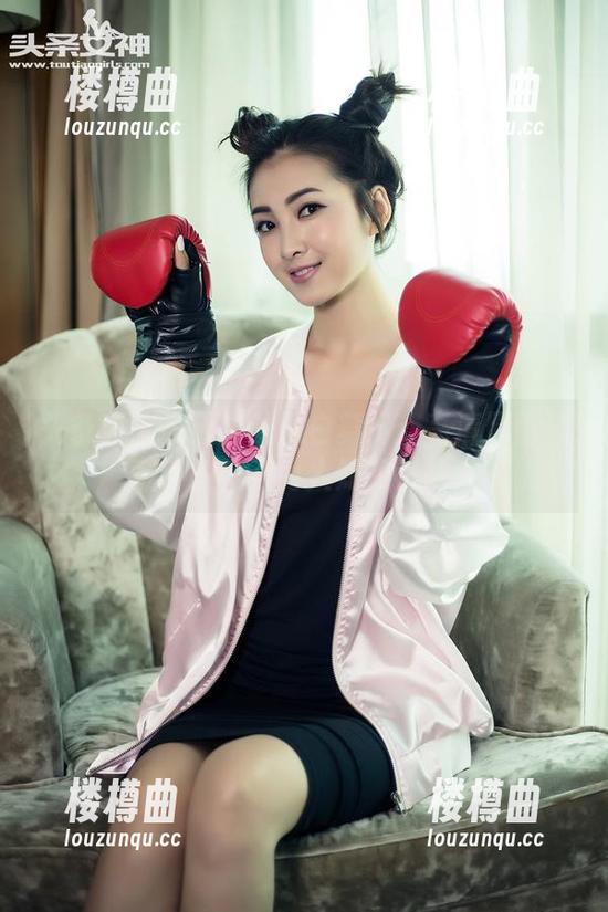 头条女神 - 筱溪的黑白舞步：高清原图里藏着多少不为人知的小故事