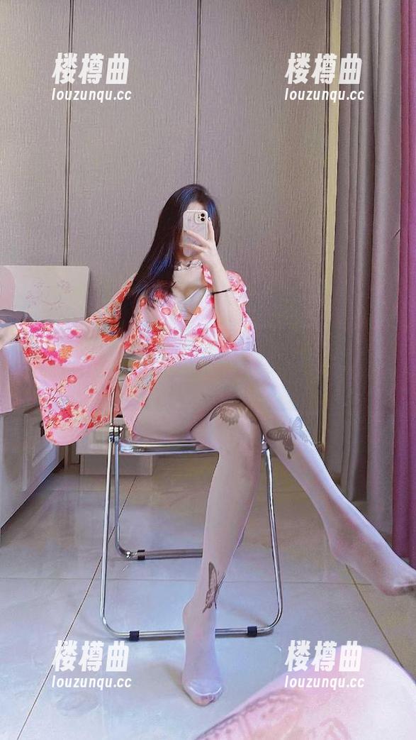 微密圈 - 姐姐Lalion与白丝的奇妙邂逅，美图在线，保证让你眼前一亮！