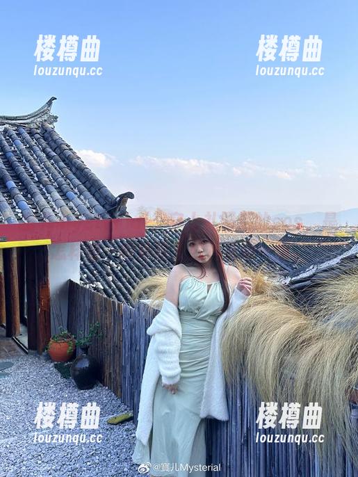 宝儿mysterial：穿上礼服后的cos，是怎样的一种体验？照片说明一切。