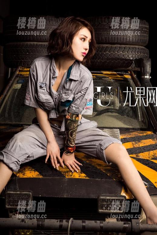 尤果网 - 壁纸级高清！Sara在校园的一天竟然这么好看