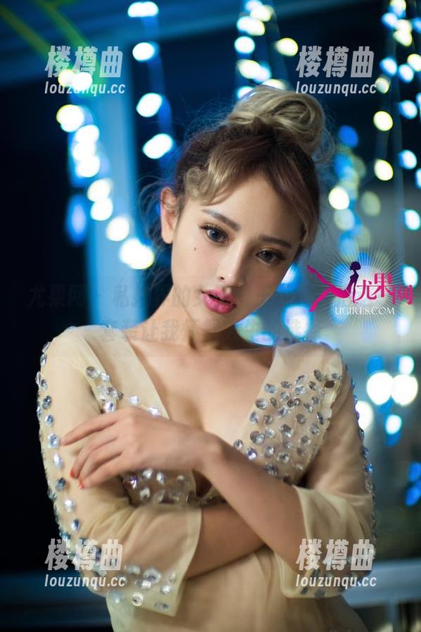 尤果网 - 私拍界的女王，王语纯凭借这一套装让我怀疑人生的选择