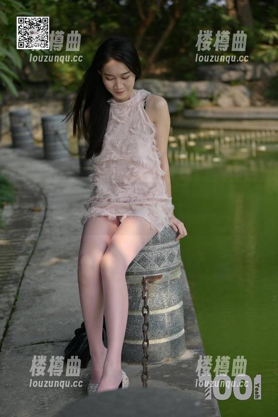 异思趣向 - 云芝的腿环礼服教我什么叫美图，立马想换壁纸，真是纠结。