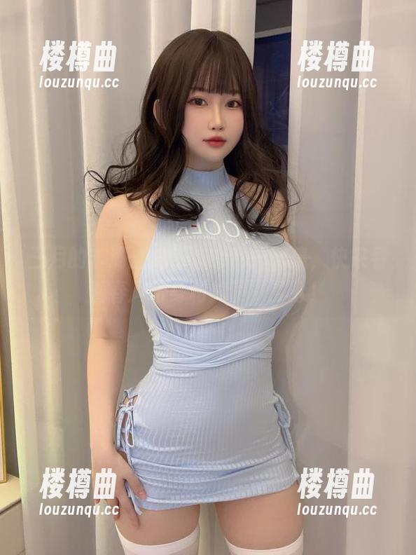 三月的丰满：是依酱吖私拍图集，快来看看春风给身材加了多少分！