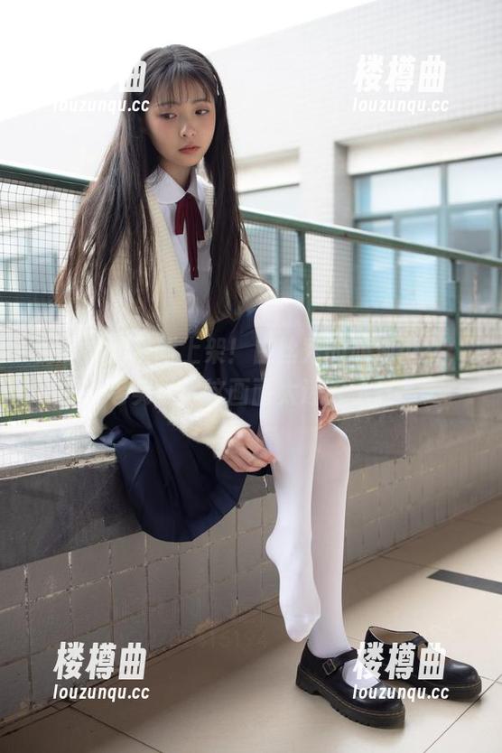 森萝财团最新上架！白丝秀的旗泡少女，老实说，这画面太迷人了。