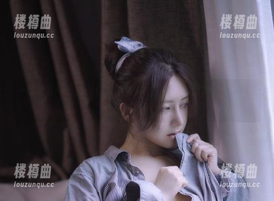 一起分享樱晚gigi的微醺草莓，原图中的轻柔时光，真是醉人！