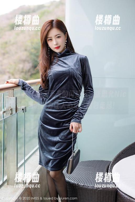 爱蜜社 - 在无圣光的闪耀下，张思允Nice的圣诞魅力让人心动，图包走起！