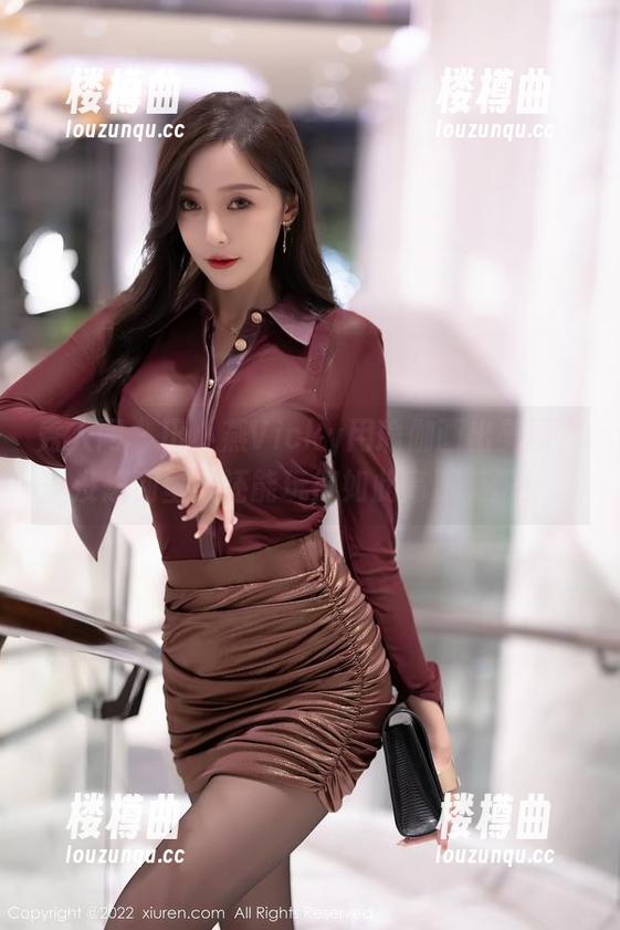 秀人网 - 田小燕Vicky用瑜伽画出美图，没想到壁纸还能玩得如此高深莫测！