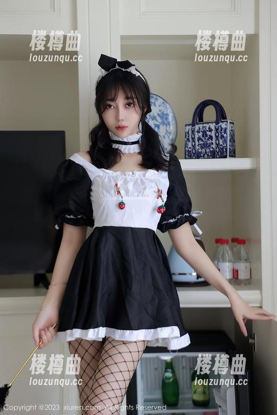 秀人网 - 赵惟依coco的女神写真在图库里刮起一阵风，简直是太抓眼球了。