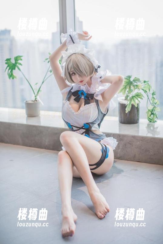 在肉扣热热子的秘书cos美图中畅游，你准备好了吗？