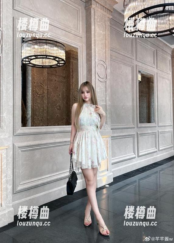 芊芊酱w 白丝的轻盈,芊芊酱w的魅力:不说也懂的图集