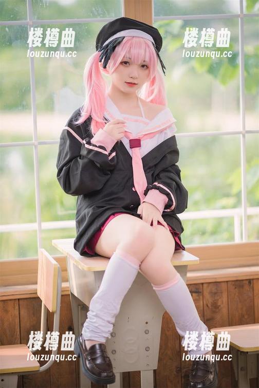 私房写真漫游：探索花铃Hana的裤里丝背后的故事