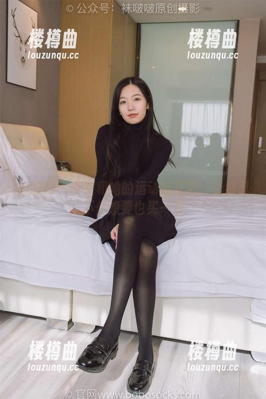 袜啵啵 - 小安和她的运动鞋写真：让我忍不住想要也买一双
