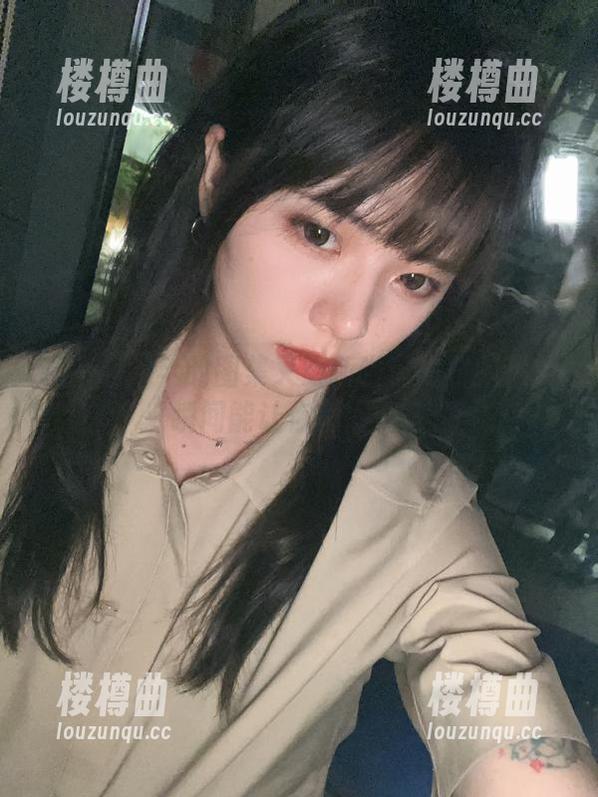 嘘…闪月半的图集又更新啦！岛村卯月的瞬间能让你瞬间无言