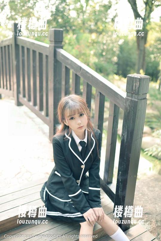 青豆客 - 有人问我为何爱莫雅淇的礼服写真？我说，谁能阻止一件礼服的光辉？