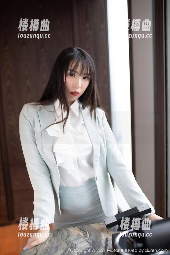 魅妍社 - 一秒钟的魔法：FoxYini孟狐狸牛仔裤原图，点击下载不可错过！